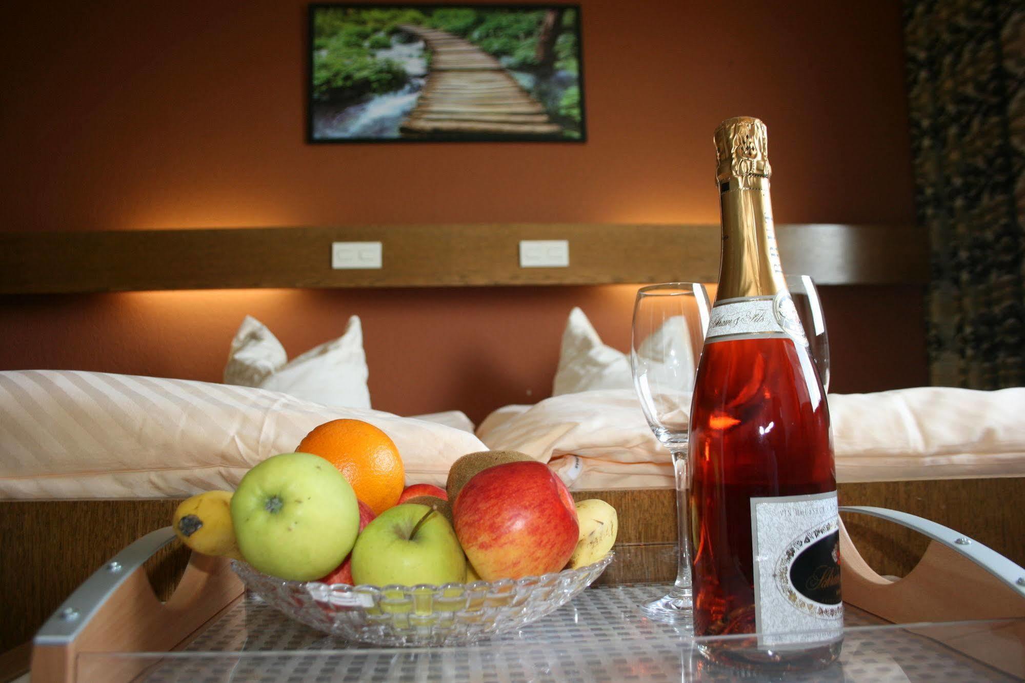 Hotel Restaurant Braas Esch-sur-Sûre 외부 사진