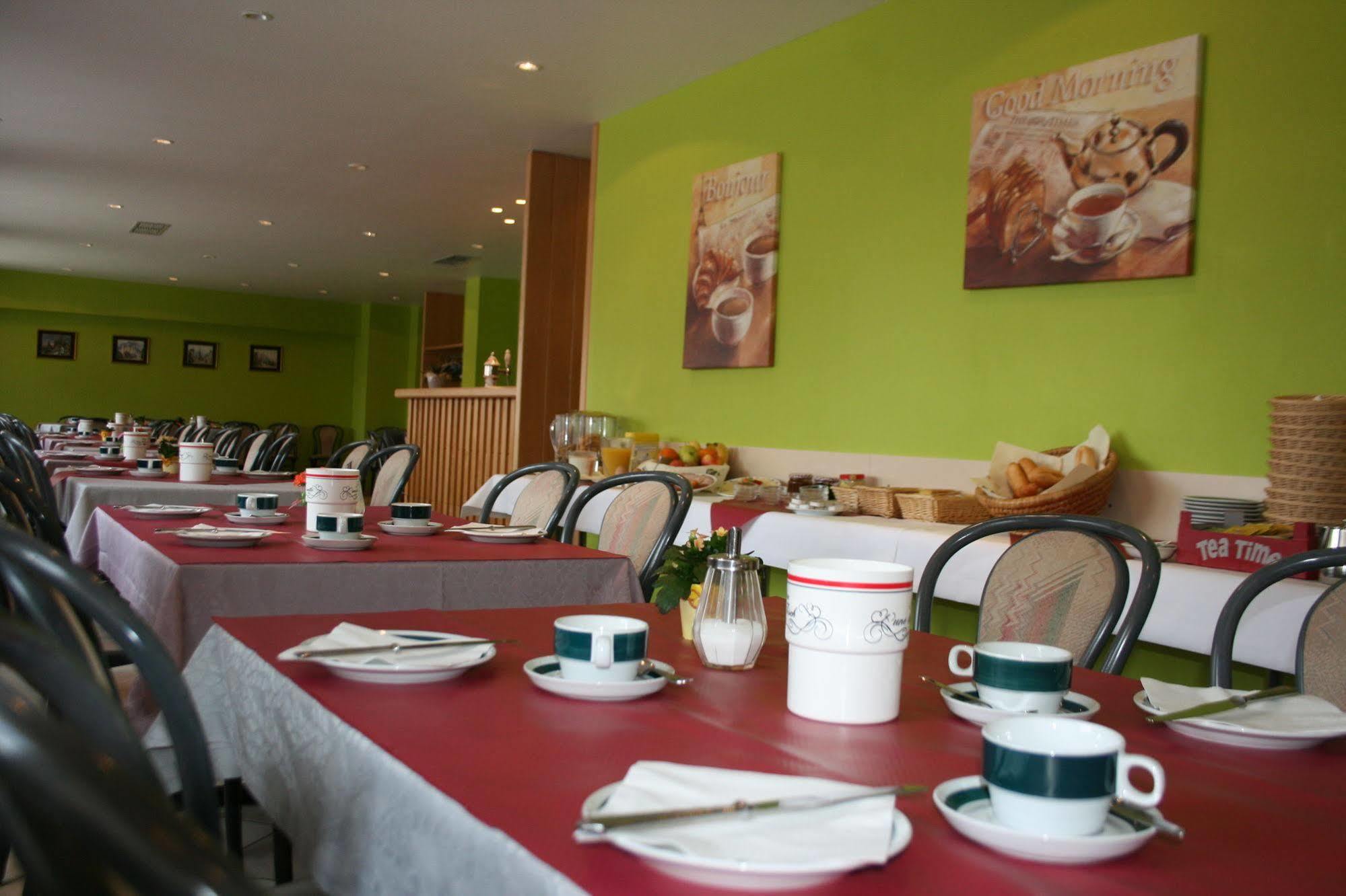 Hotel Restaurant Braas Esch-sur-Sûre 외부 사진